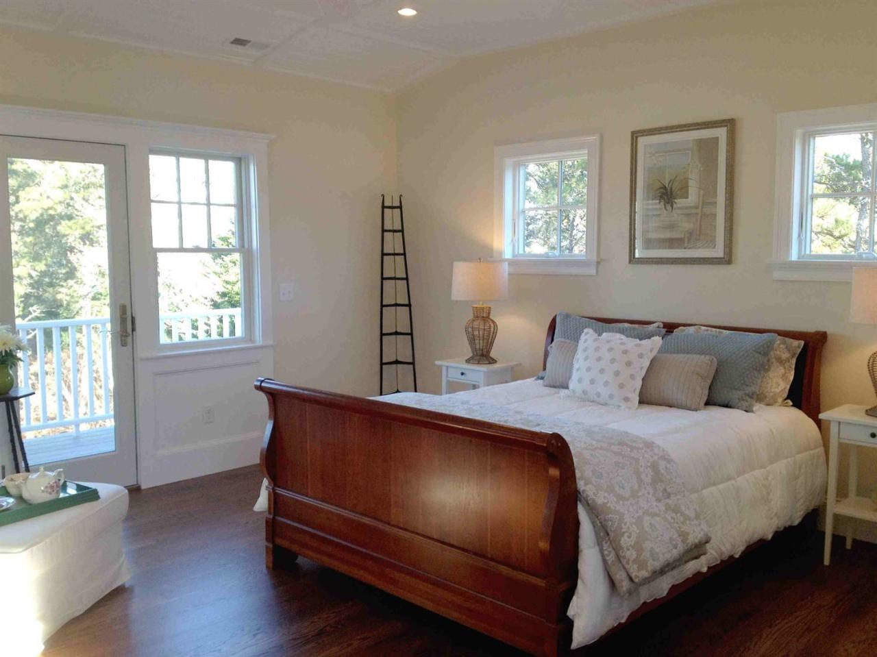 44 Shell Drive North Chatham, MA 02650 - Photo 20 of 34 a bedroom with a bed and window