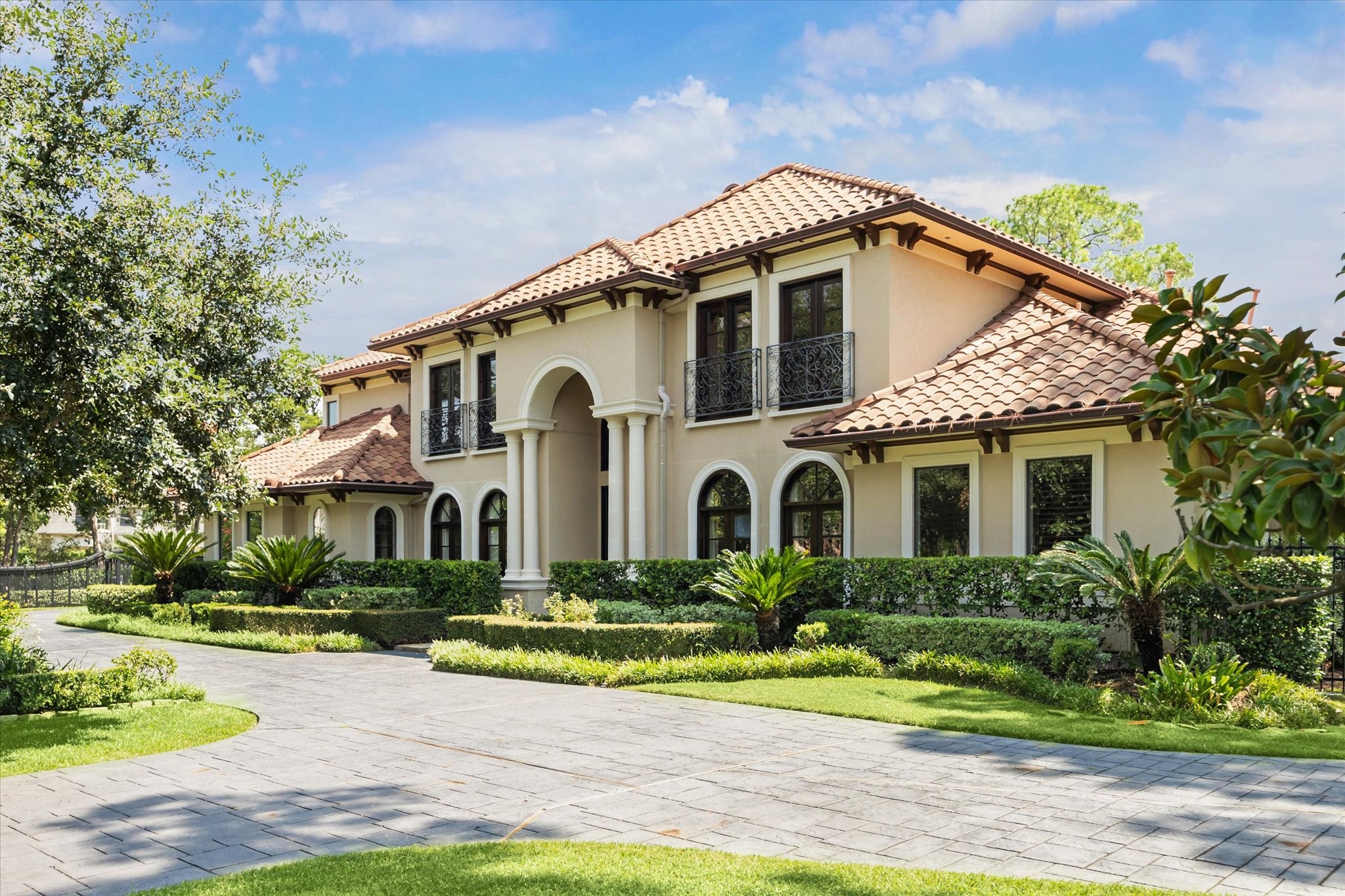 570 Lanecrest Lane Houston, TX 77024 - Photo 1 of 36 a front view of a house with a yard