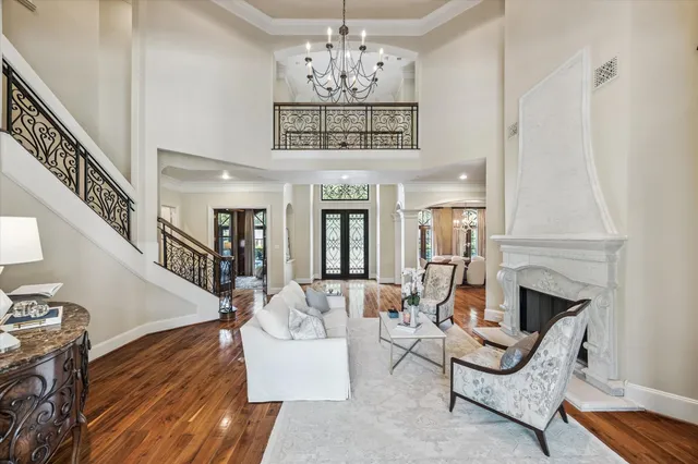 $3,450,000 | 570 Lanecrest Lane, Houston, TX 77024