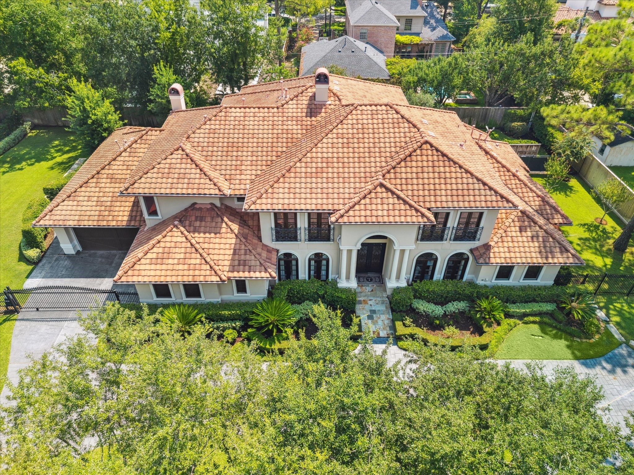 570 Lanecrest Lane Houston, TX 77024 - Photo 33 of 36 a aerial view of a house with a yard