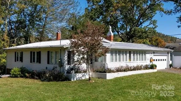 $459,000 | 44 Hemlock Avenue, Spruce Pine, NC 28777