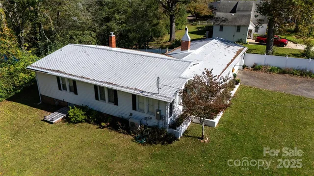 $459,000 | 44 Hemlock Avenue, Spruce Pine, NC 28777