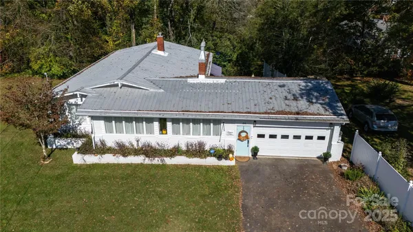 $459,000 | 44 Hemlock Avenue, Spruce Pine, NC 28777