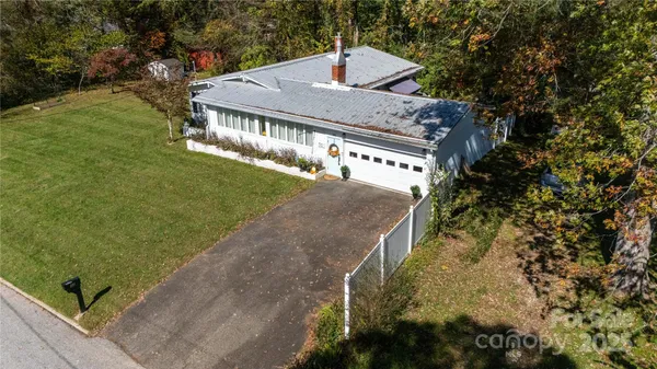 $439,000 | 44 Hemlock Avenue, Spruce Pine, NC 28777