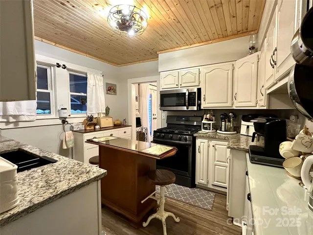 $459,000 | 44 Hemlock Avenue, Spruce Pine, NC 28777