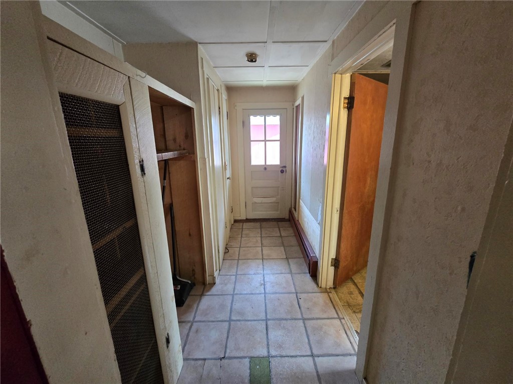 22 Oak Street Hopkinton, RI 02804 - Photo 4 of 28