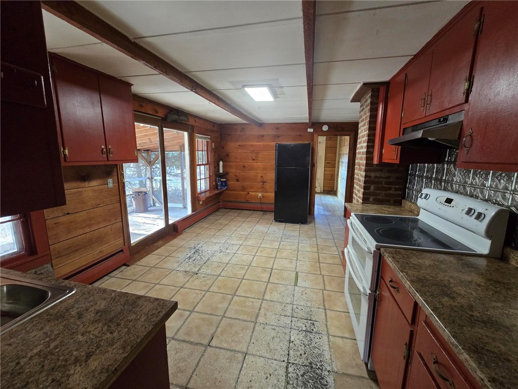 22 Oak Street Hopkinton, RI 02804 - Photo 9 of 28