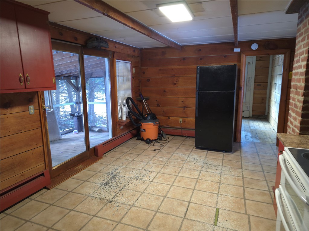 22 Oak Street Hopkinton, RI 02804 - Photo 10 of 33