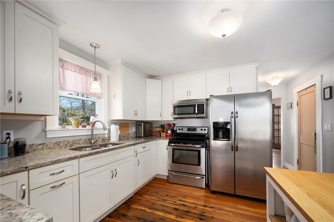 275 Usquepaugh Road South Kingstown, RI 02892 - Photo 11 of 34