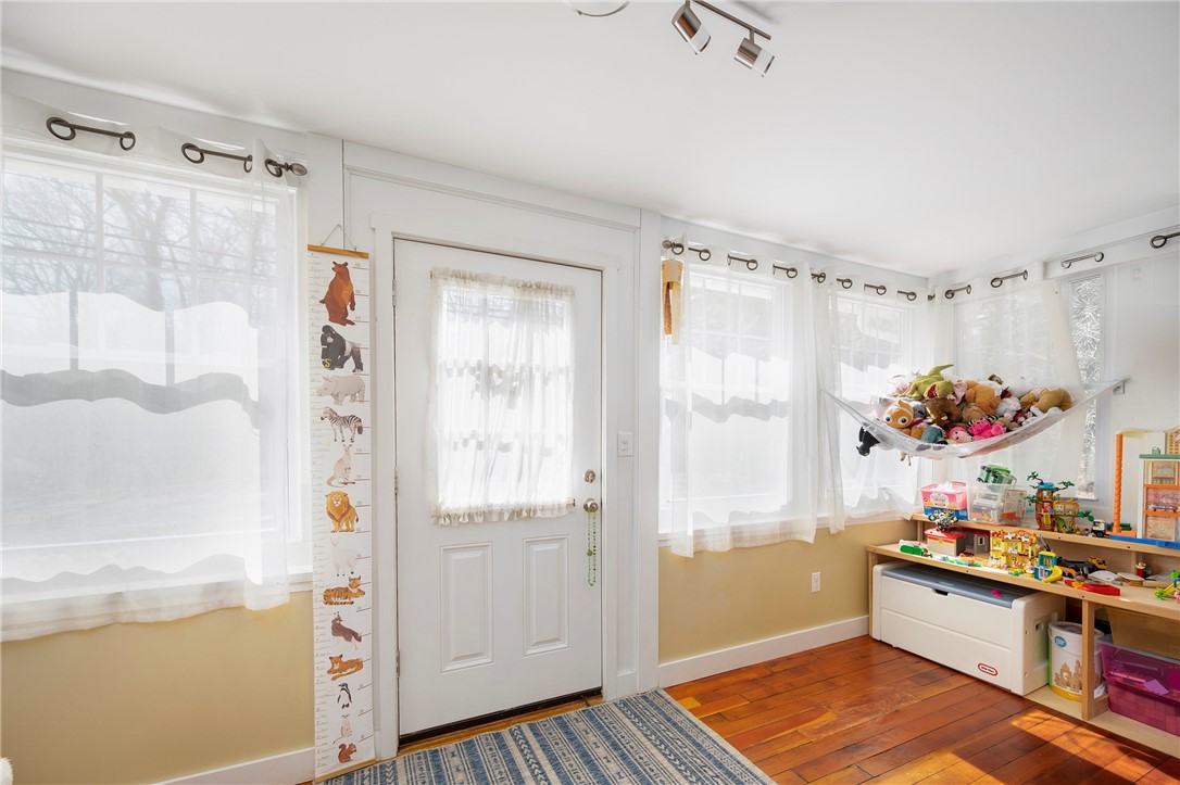 275 Usquepaugh Road South Kingstown, RI 02892 - Photo 3 of 34