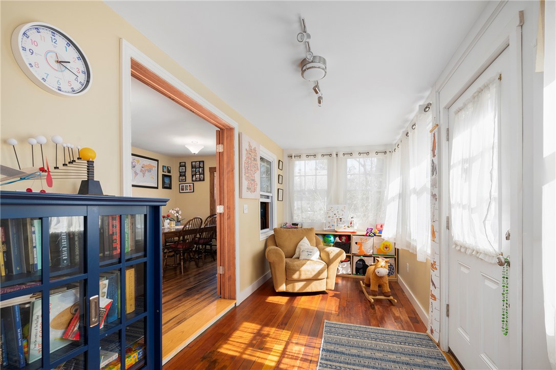 275 Usquepaugh Road South Kingstown, RI 02892 - Photo 4 of 34