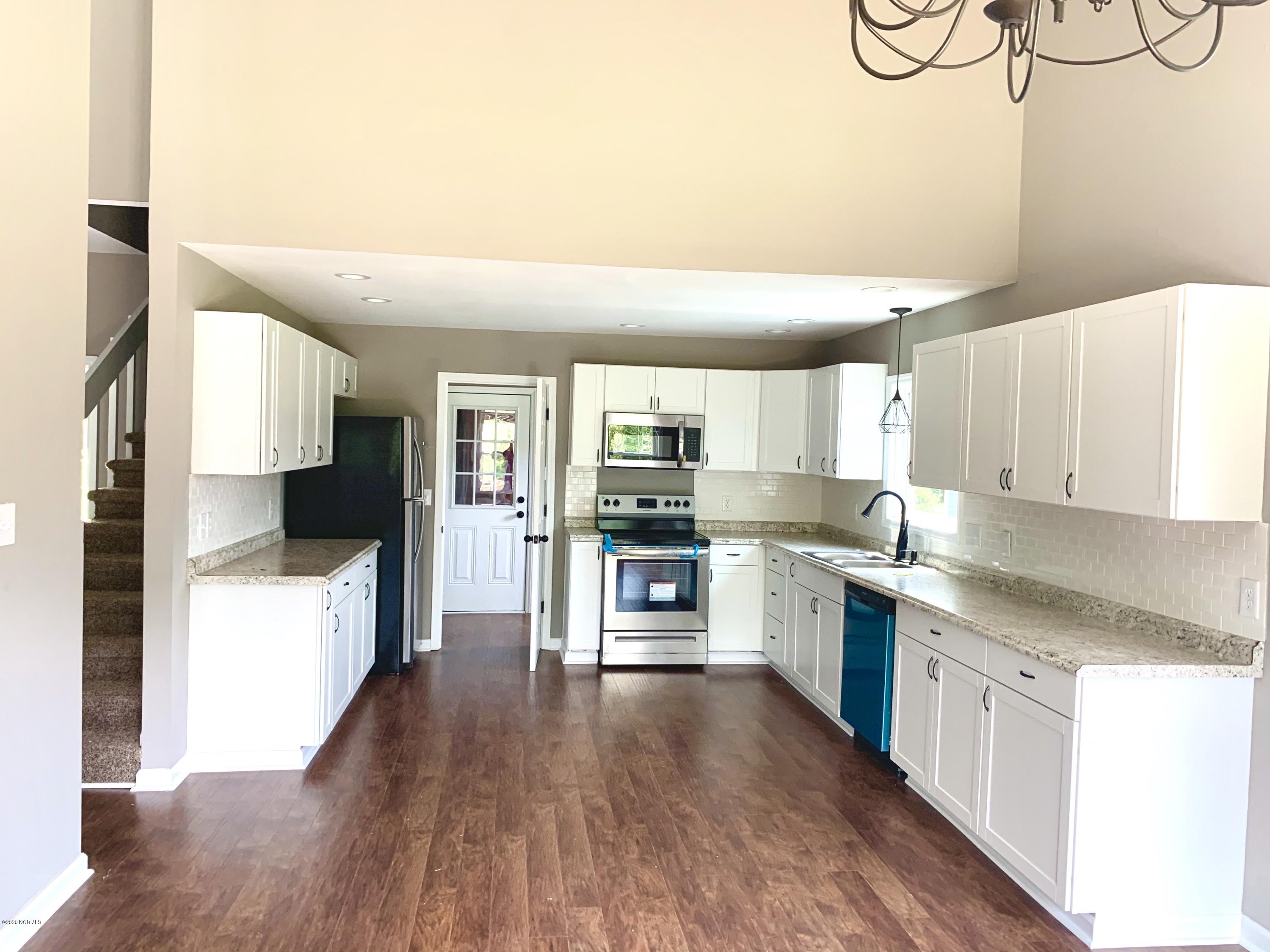 110 Raft Road New Bern, NC 28562 - Photo 5 of 18 F45B6481-ABC5-4D90-B7B2-AA990F6ABA31