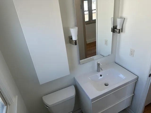 $369,000 | 1228 South Chestnut Avenue, Arlington Heights, IL 60005