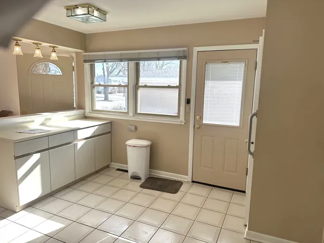 $369,000 | 1228 South Chestnut Avenue, Arlington Heights, IL 60005