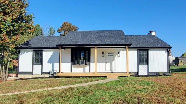 $325,000 | 3256 Garden Meadows Drive, Lawrenceburg, IN 47025