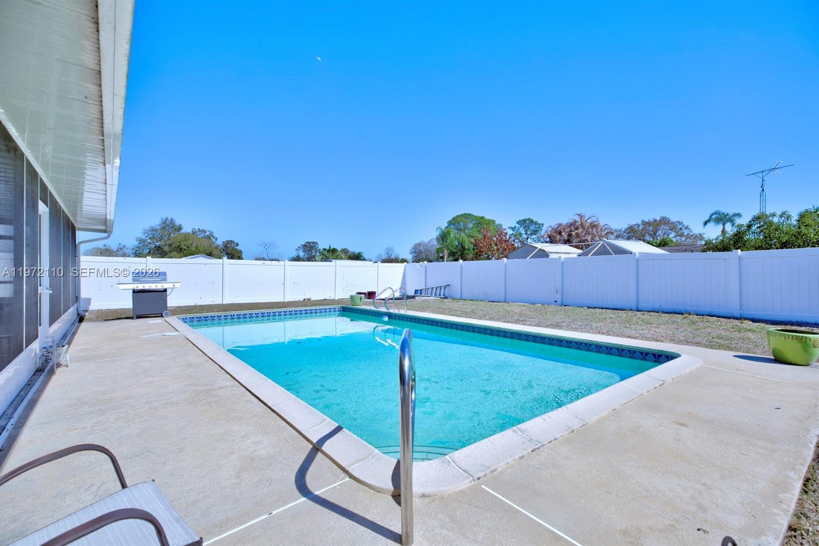 4131 Bianca Street Sebring, FL 33872 - Photo 28 of 30 a view of a backyard