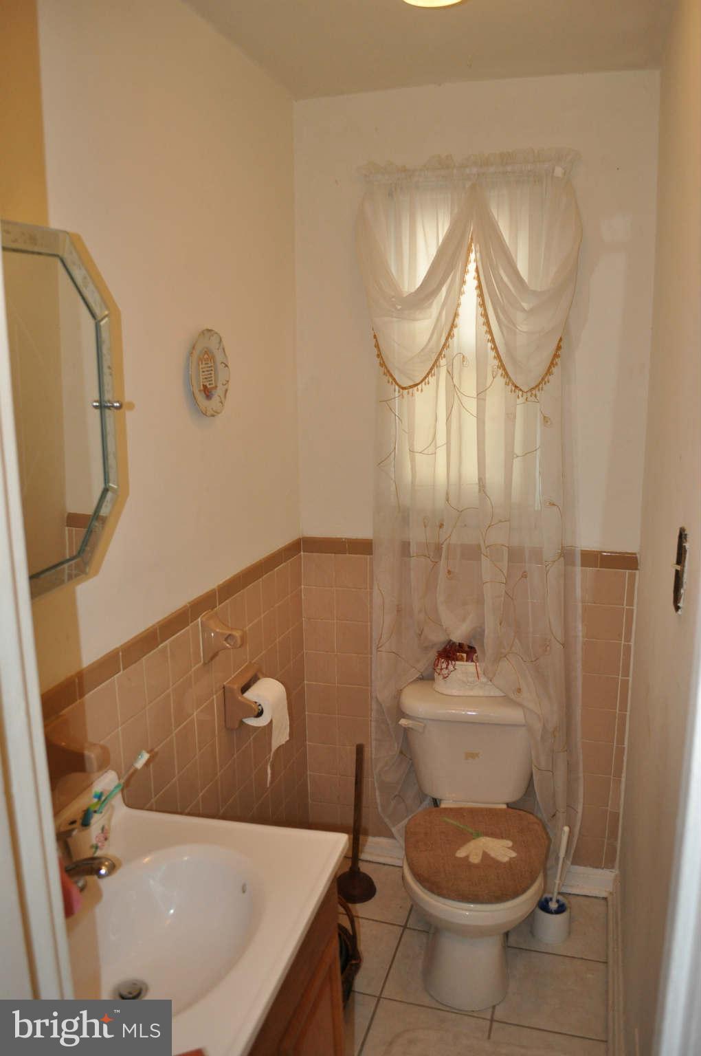 8348 12th Avenue Silver Spring, MD 20903 - Photo 7 of 19 Bath