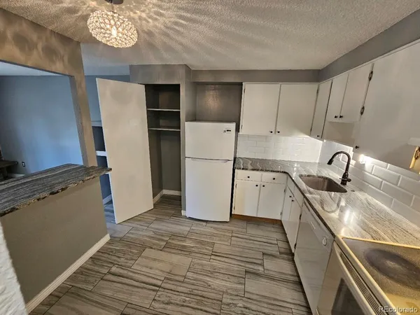 $1,050 | 1302 South Parker Road, Unit 128, Denver, CO 80231