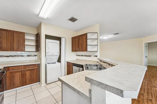 $2,400 | 8466 Northwest 40th Street, Coral Springs, FL 33065