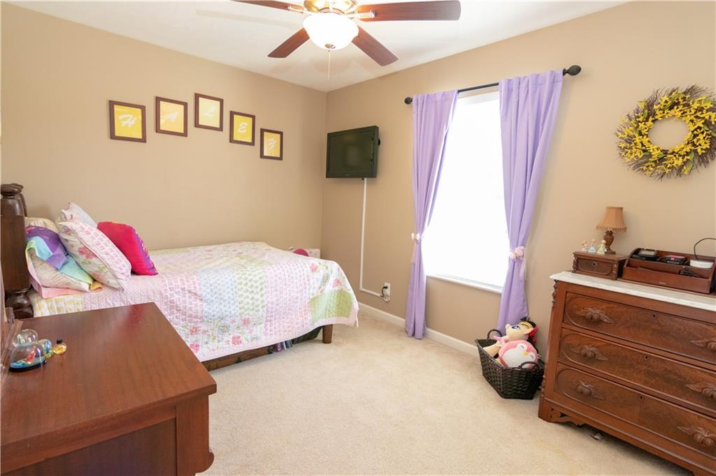 406 Colt Circle Clinton, PA 15026 - Photo 11 of 19 Gallery Image 11