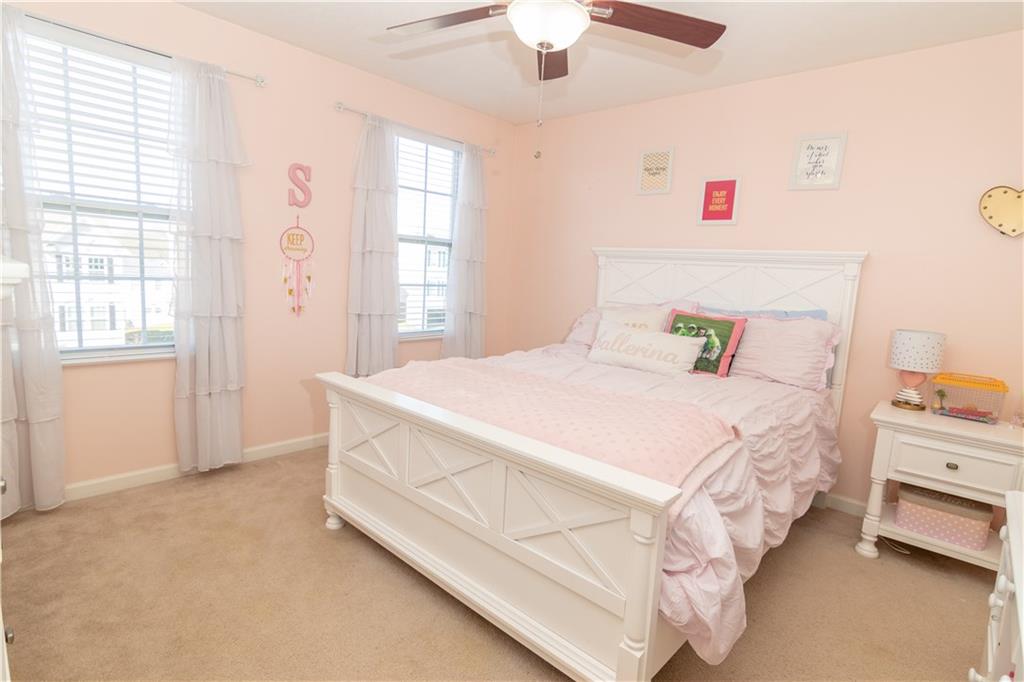 406 Colt Circle Clinton, PA 15026 - Photo 10 of 19 Gallery Image 10