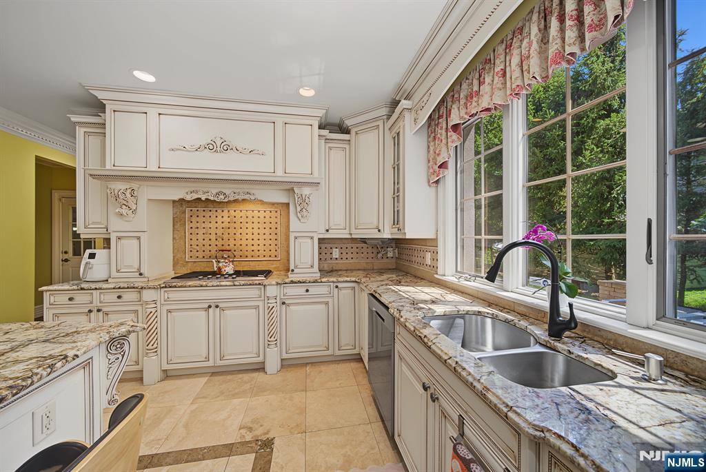 29 Meadow Street Demarest, NJ 07627 - Photo 11 of 50