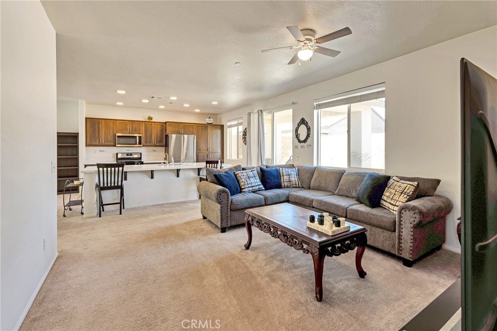 13266 Trail Ridge Way Victorville, CA 92395 - Photo 9 of 22