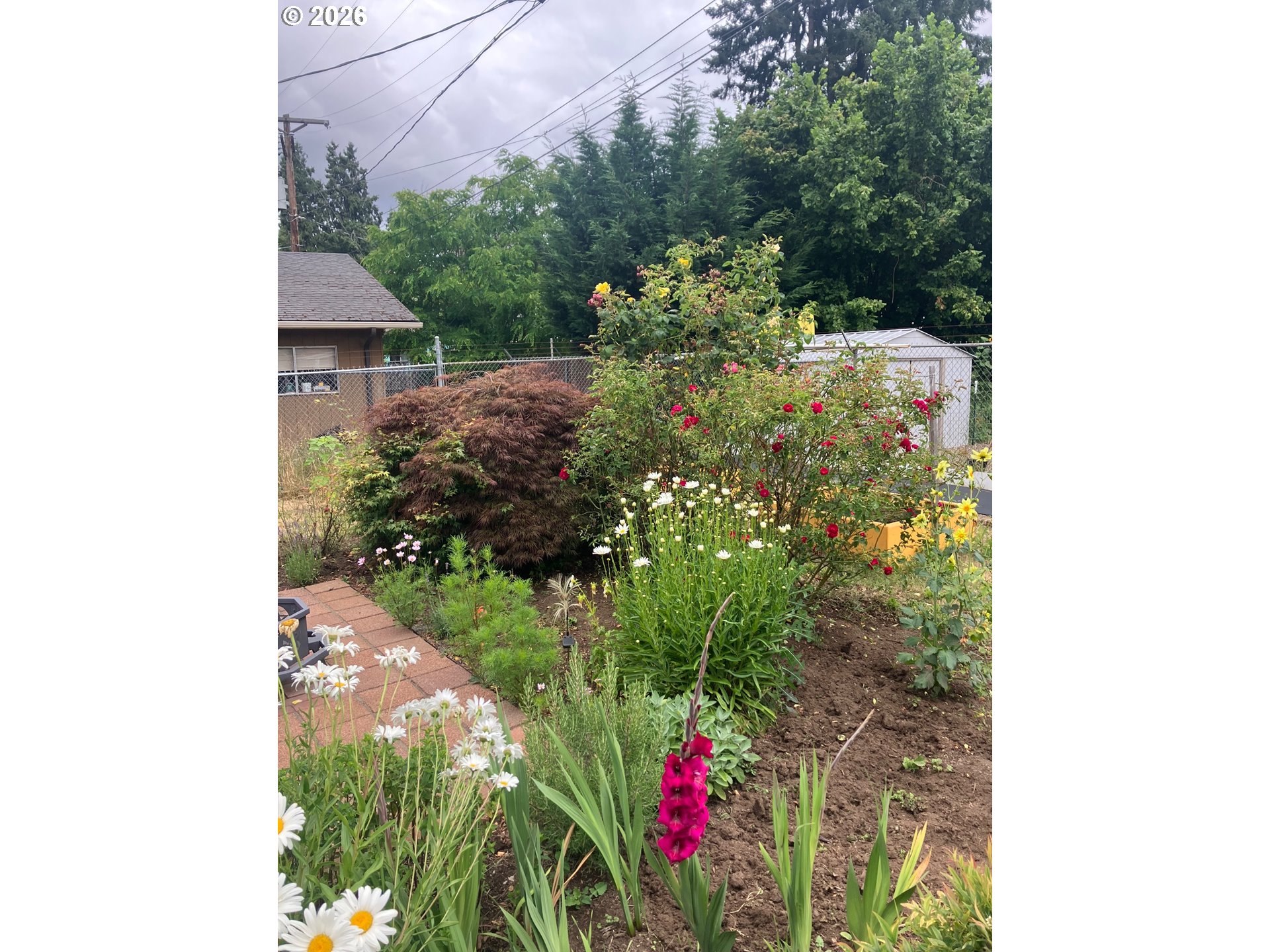 152 West C Street Springfield, OR 97477 - Photo 10 of 39