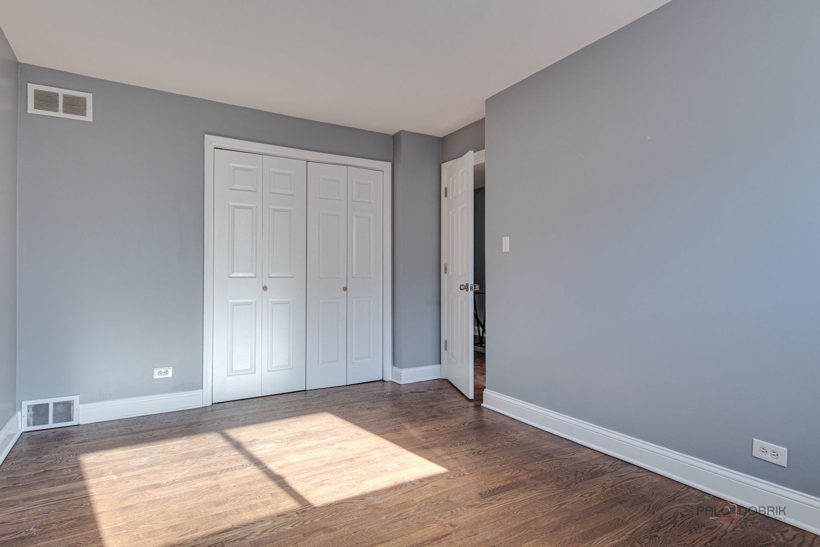 9463 Niles Center Road, Unit E Skokie, IL 60076 - Photo 20 of 30 a view of an empty room