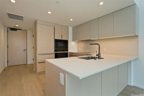 $960,000 | 333 Ward Avenue, Unit 1607, Honolulu, HI 96814