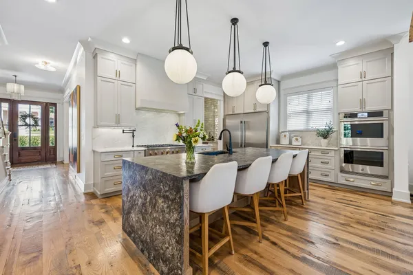 $1,399,900 | 905 West 7th Street, Columbia, TN 38401