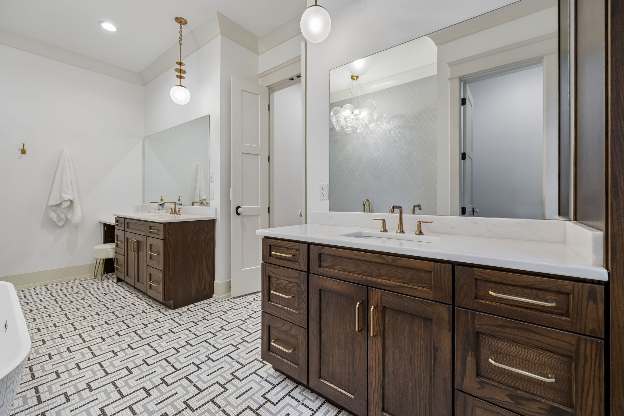 905 West 7th Street Columbia, TN 38401 - Photo 56 of 94 a bathroom with a sink a vanity and a mirror