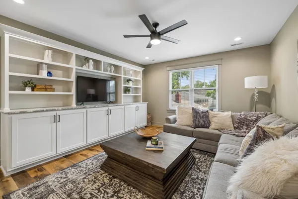 $1,399,900 | 905 West 7th Street, Columbia, TN 38401