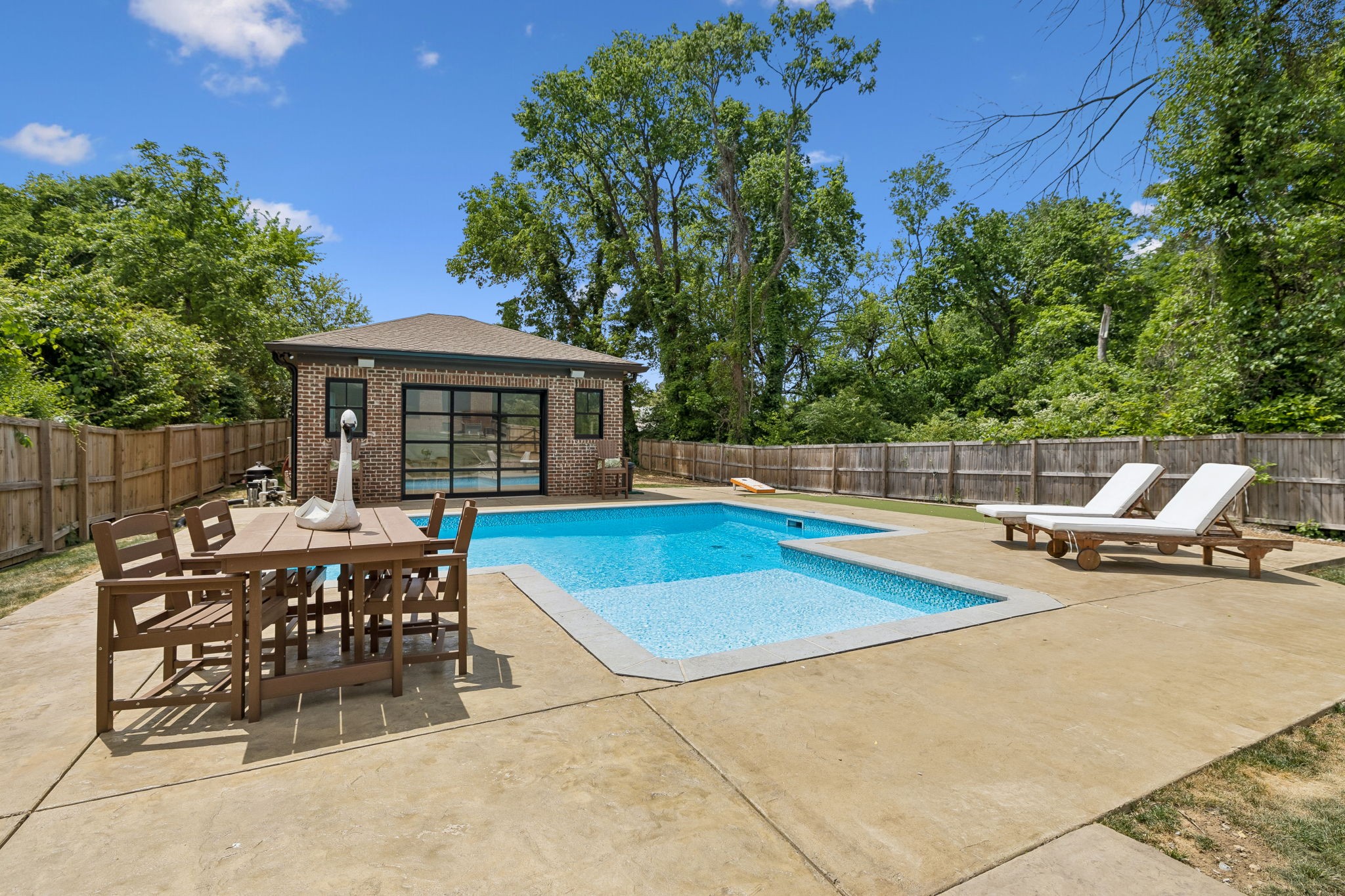 905 West 7th Street Columbia, TN 38401 - Photo 82 of 94 a view of a house with swimming pool and sitting area