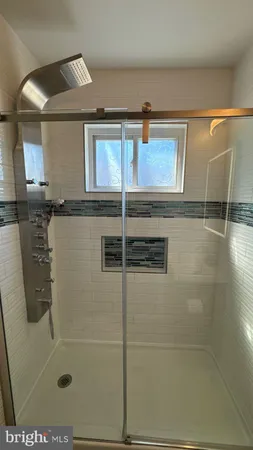 $2,300 | 7631 Beach Drive, Pasadena, MD 21122