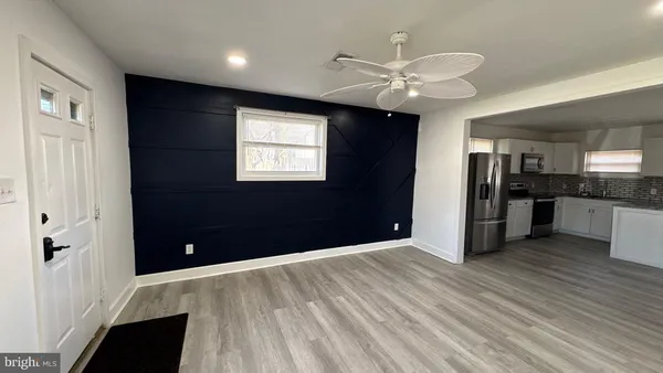 $2,300 | 7631 Beach Drive, Pasadena, MD 21122