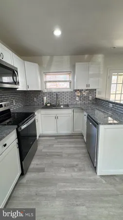 $2,300 | 7631 Beach Drive, Pasadena, MD 21122