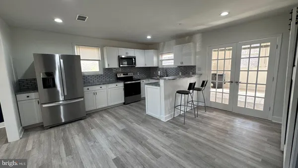 $2,300 | 7631 Beach Drive, Pasadena, MD 21122