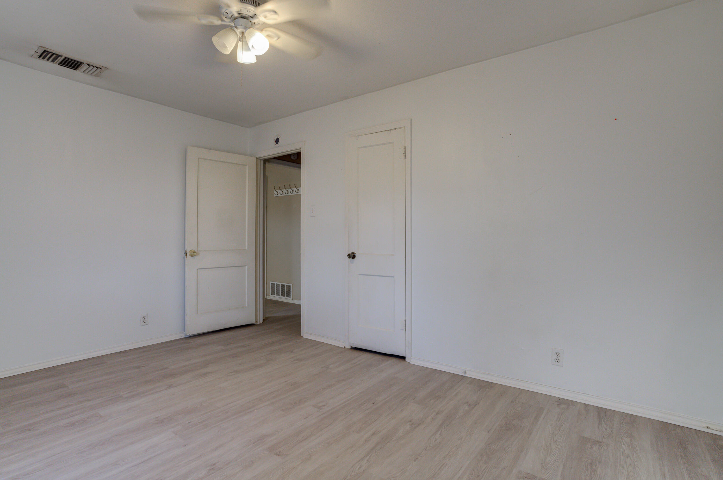 2810 42nd Street Lubbock, TX 79413 - Photo 11 of 32 DSC00004_5_6_7_8