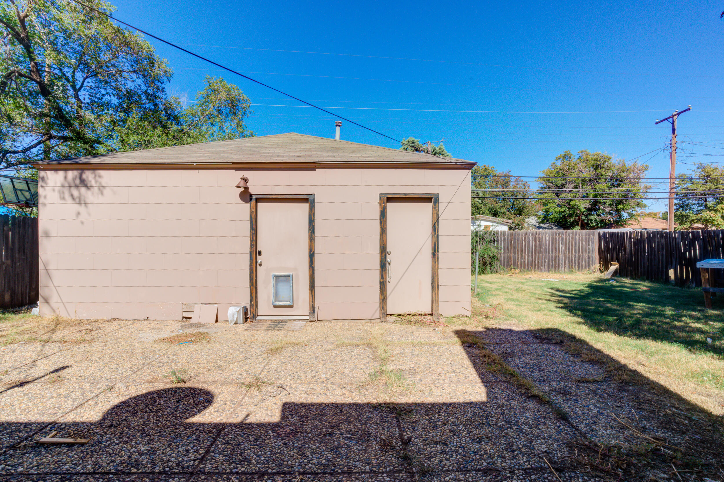 2810 42nd Street Lubbock, TX 79413 - Photo 24 of 32 Back house