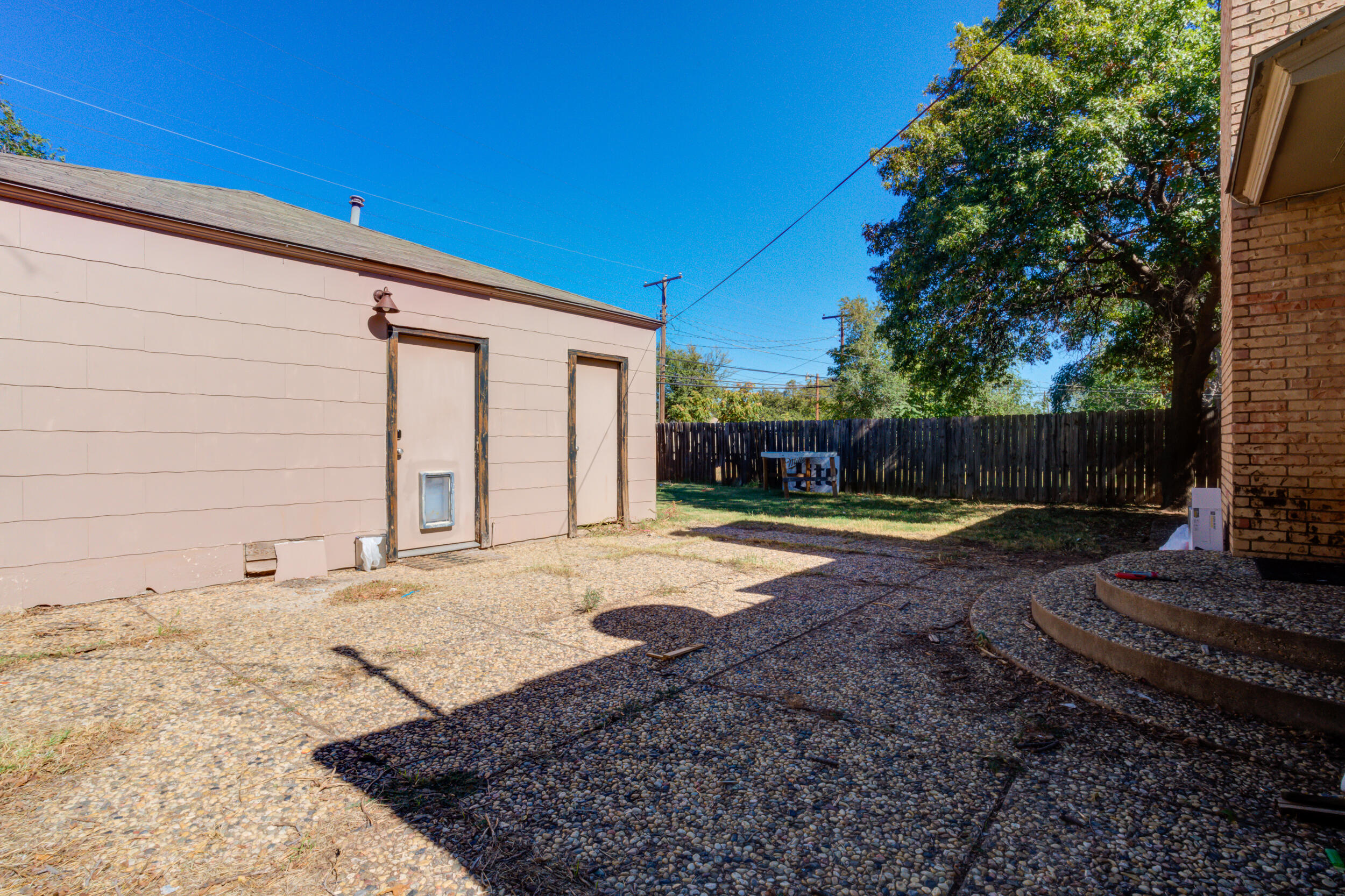 2810 42nd Street Lubbock, TX 79413 - Photo 25 of 32 back house