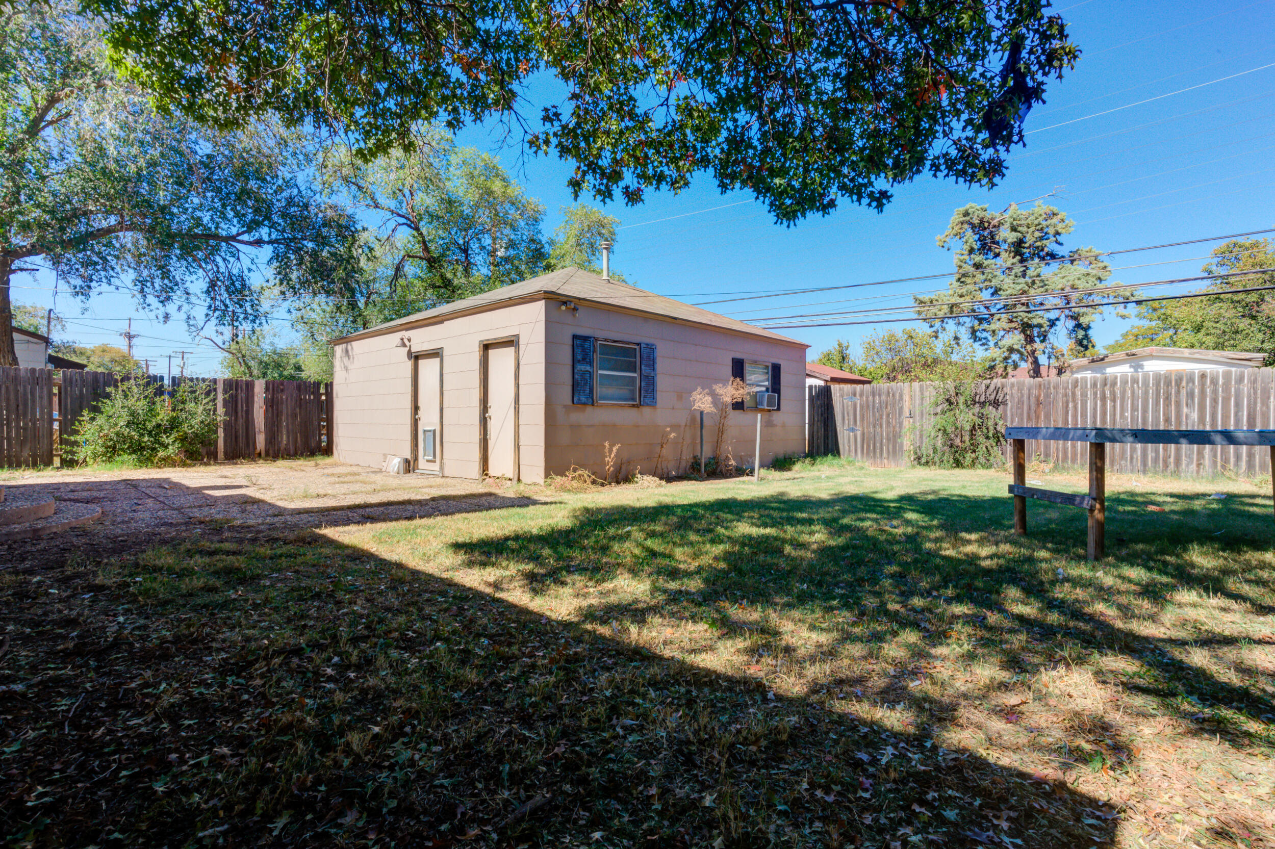 2810 42nd Street Lubbock, TX 79413 - Photo 27 of 32 back house
