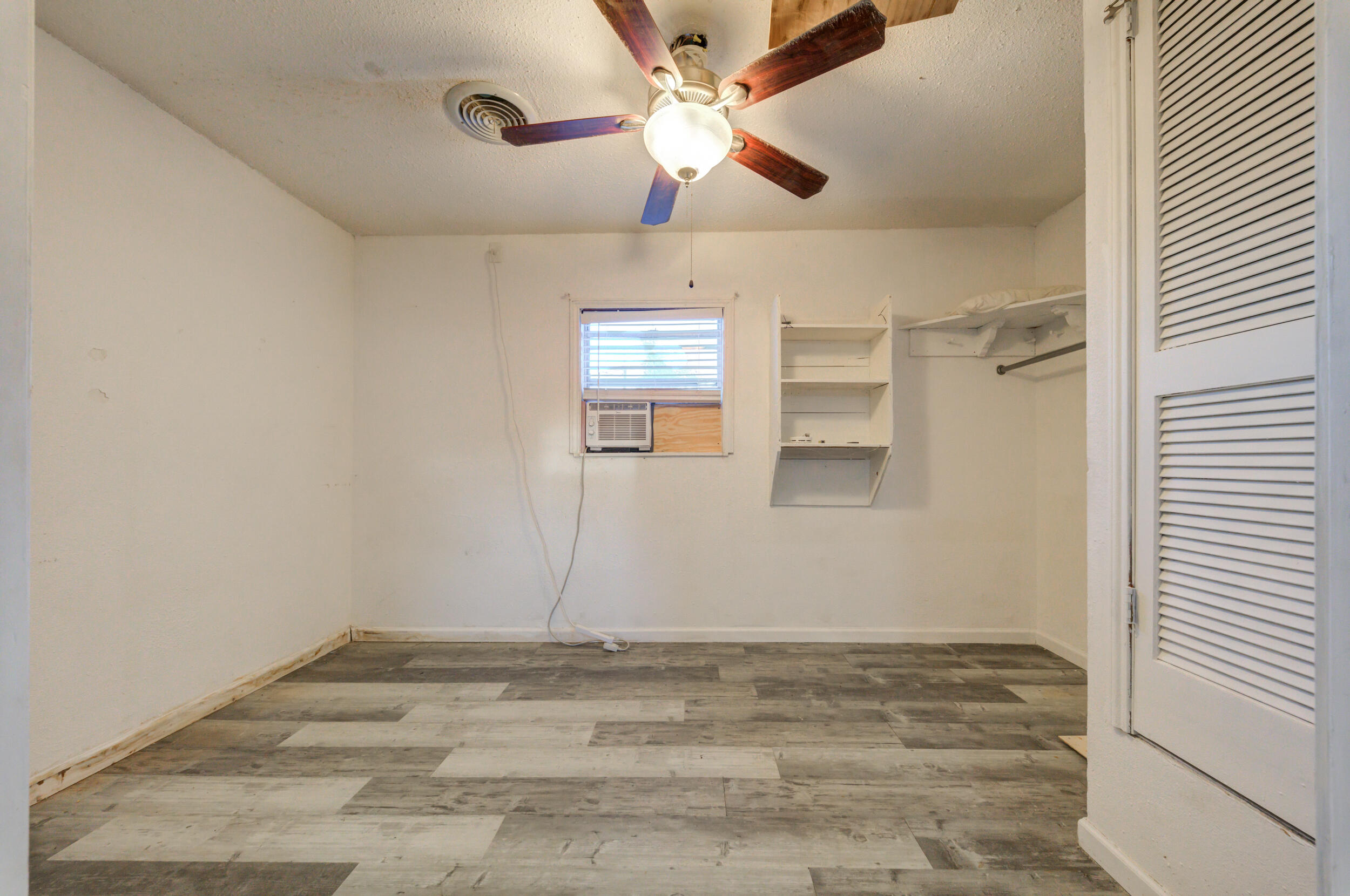 2810 42nd Street Lubbock, TX 79413 - Photo 32 of 32 back house inside