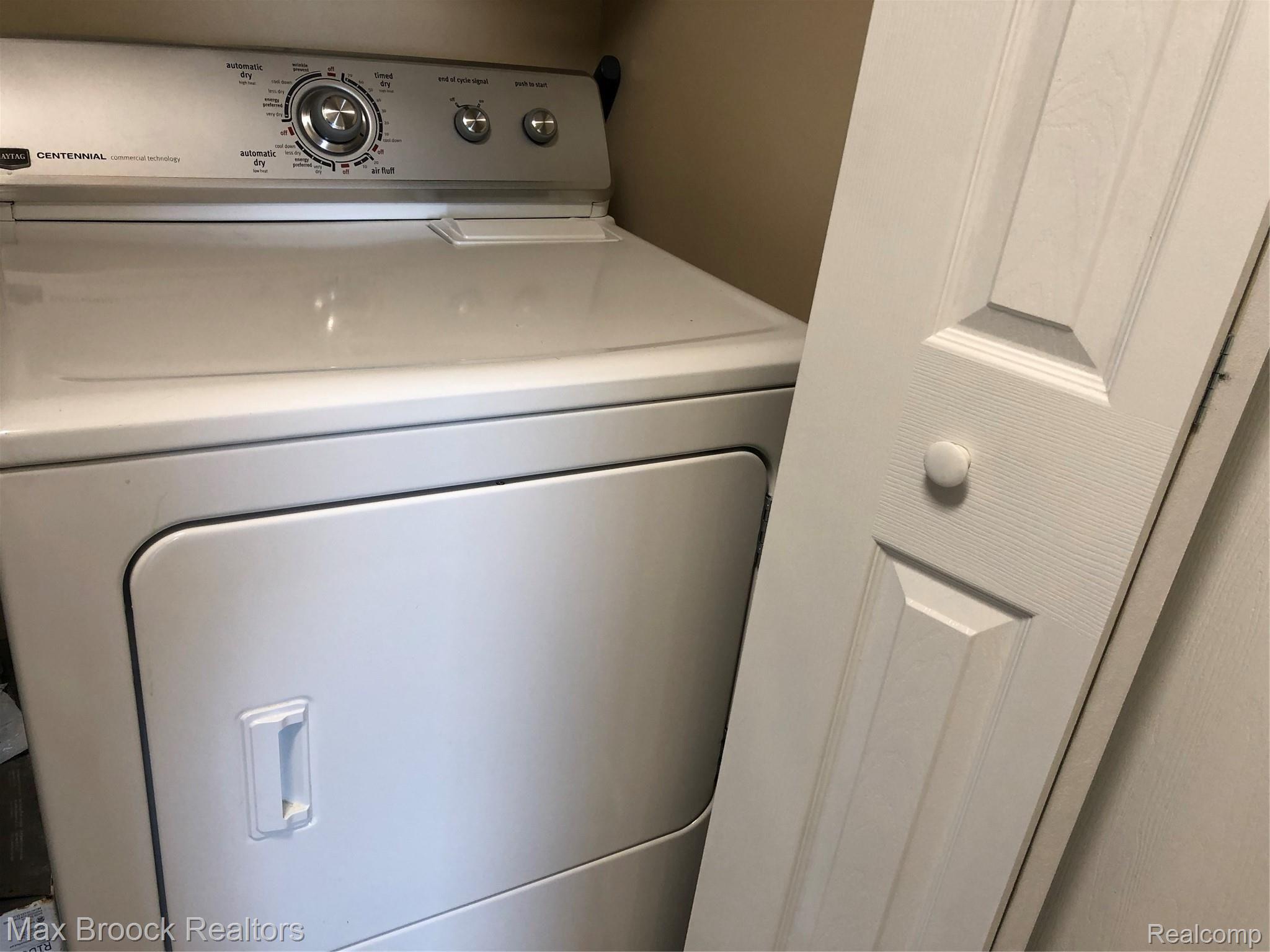 29880 West 12 Mile Road, Unit 812 Farmington, MI 48334 - Photo 13 of 14