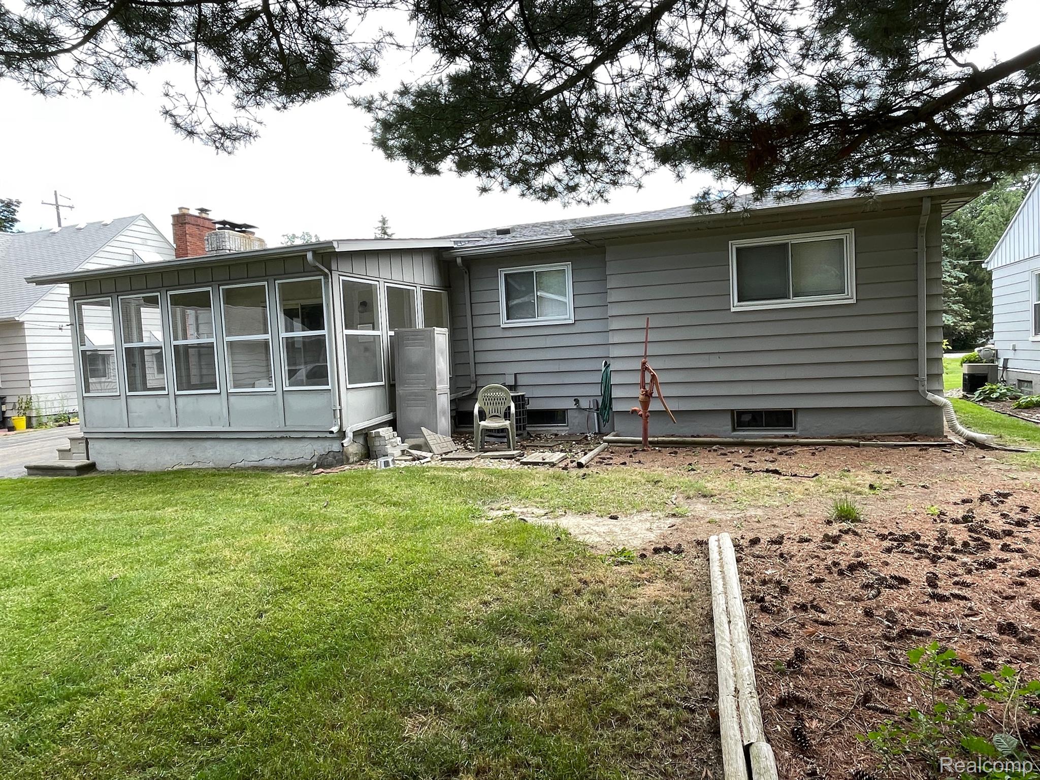 2291 Covert Road Burton, MI 48509 - Photo 9 of 12 Gallery Image 9