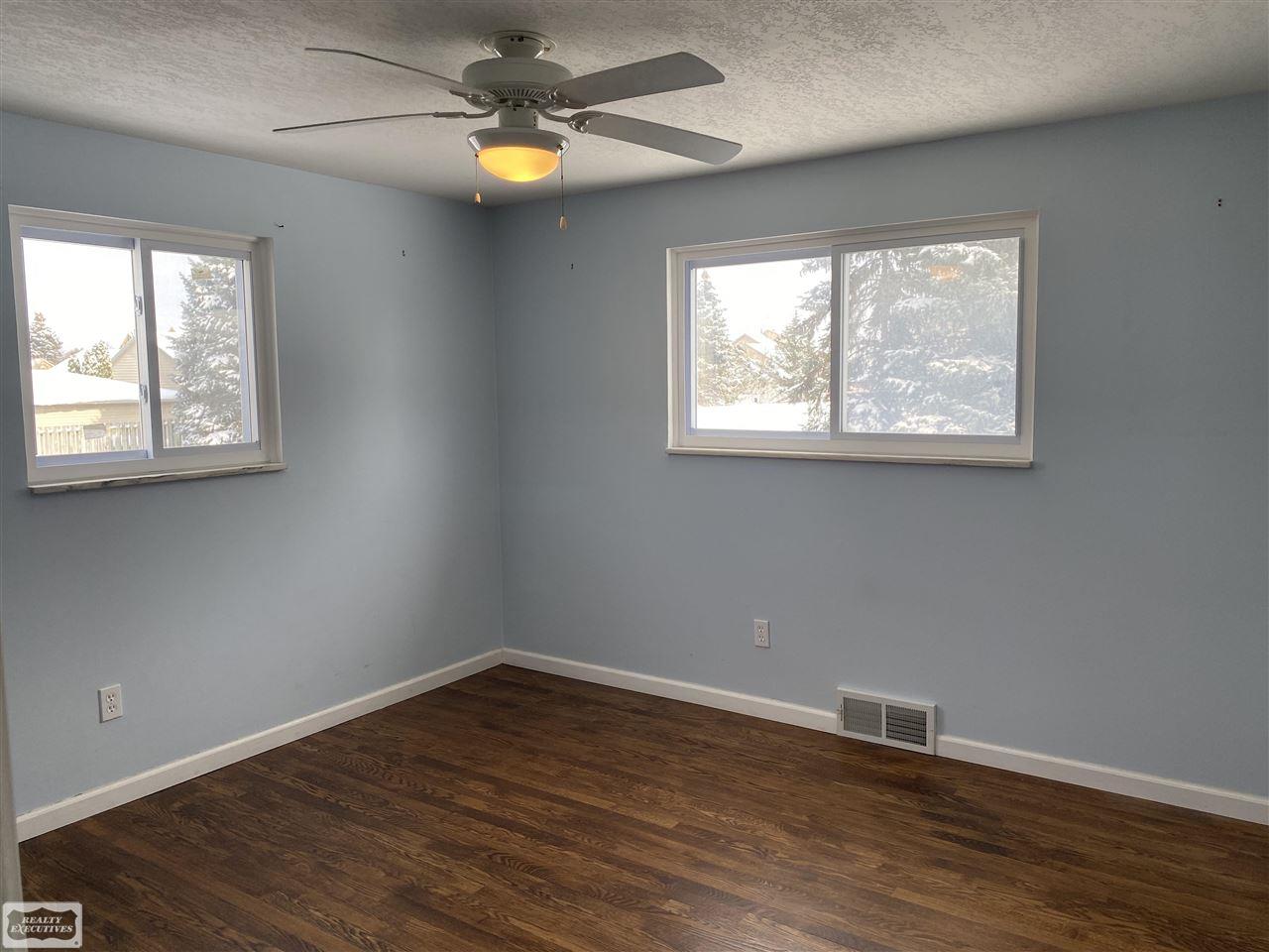 52076 Hayes Road Macomb, MI 48042 - Photo 20 of 28 50065470-19.JPG