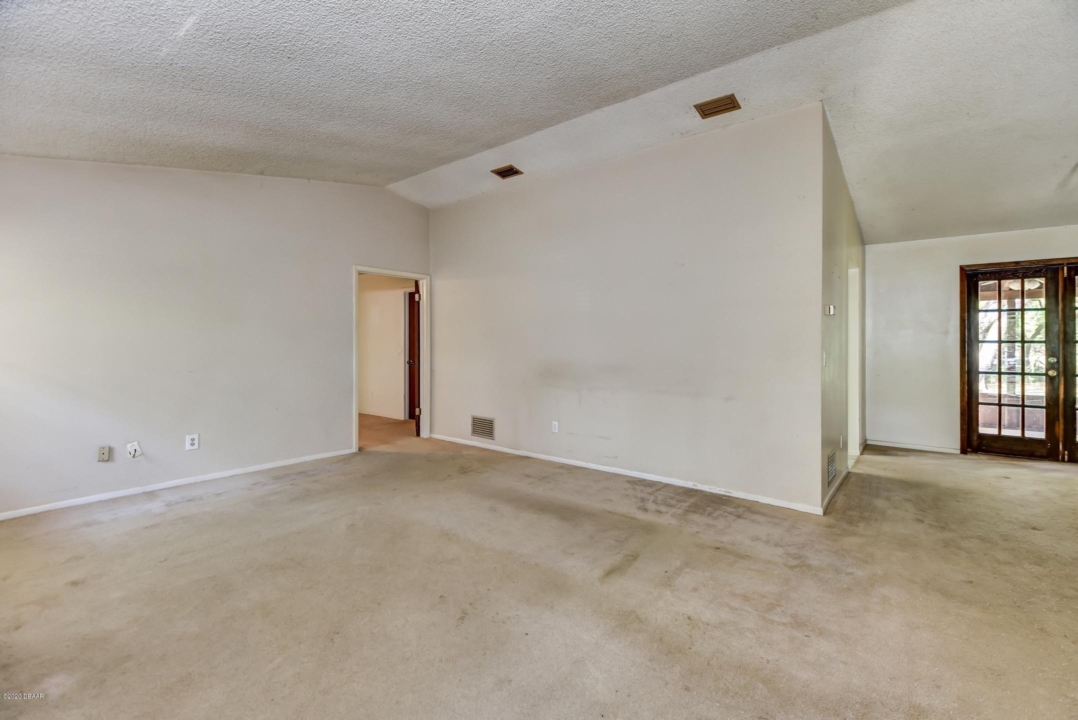 1580 Murphy Road Pierson, FL 32180 - Photo 3 of 34 3-Living Room