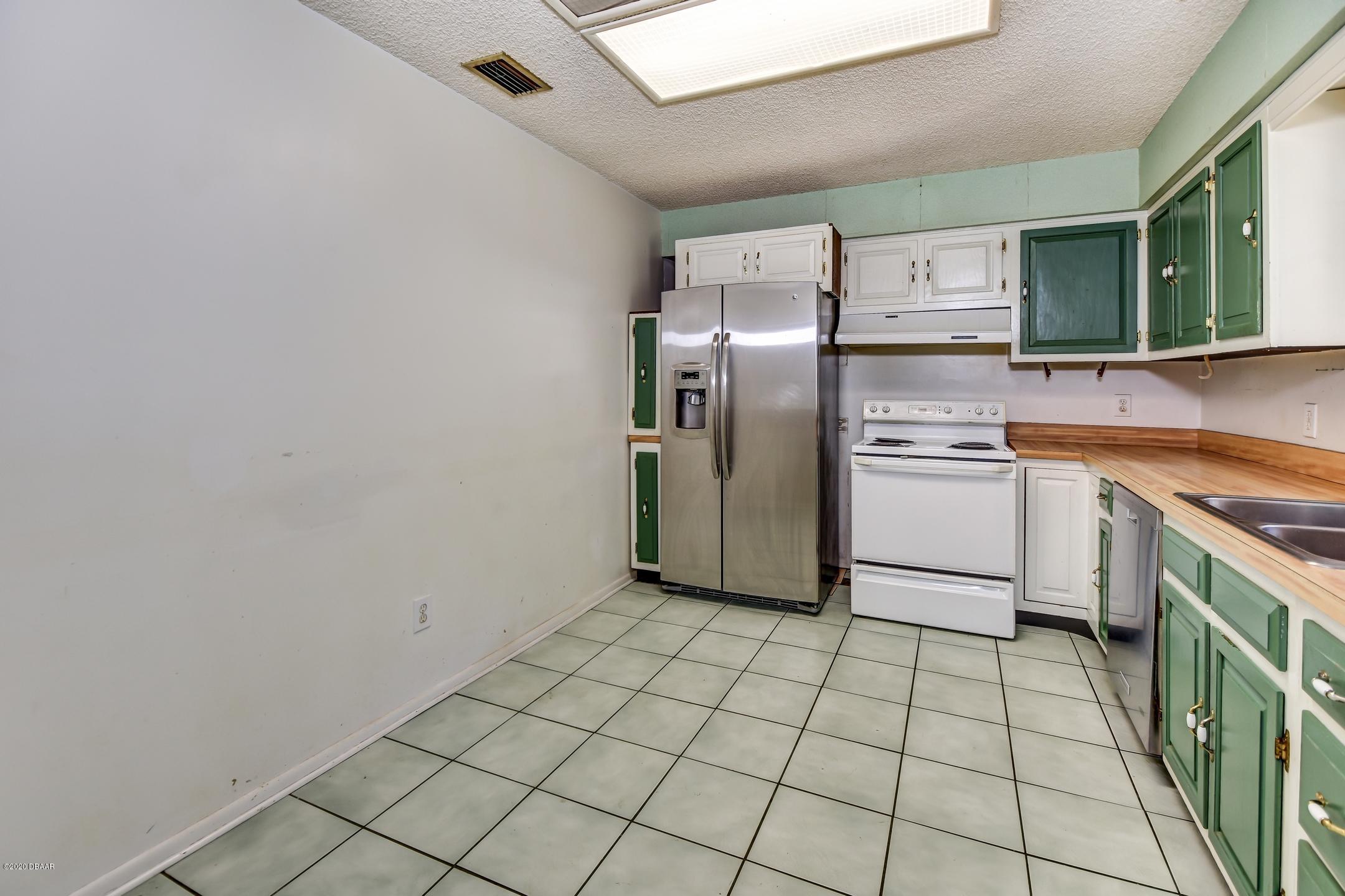 1580 Murphy Road Pierson, FL 32180 - Photo 8 of 34 8-Kitchen Area