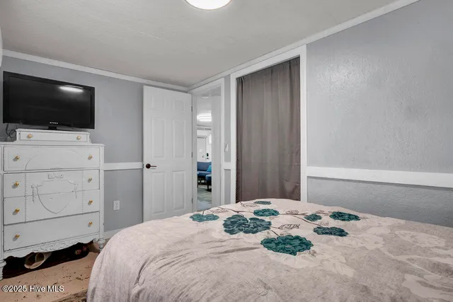 $1,995 | 1207 North Topsail Drive, Surf City, NC 28445