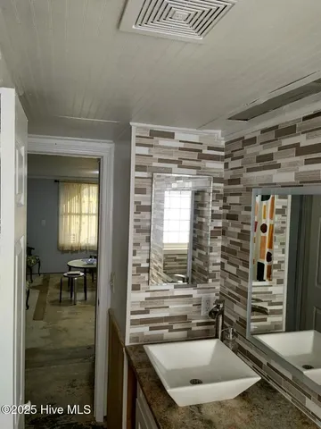 $1,995 | 1207 North Topsail Drive, Surf City, NC 28445